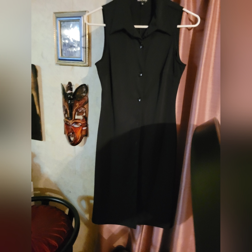 Dress - Picture 1 of 1